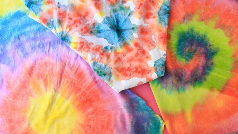 How to Make Halloween Tie Dye Pumpkins