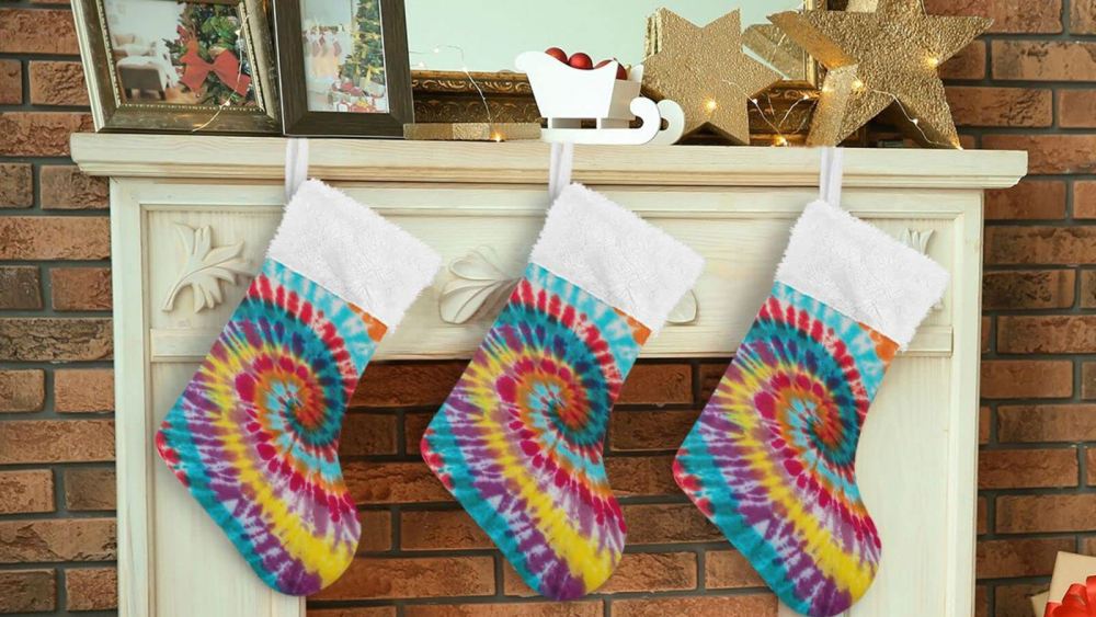 How to Tie-Dye The Christmas Stocking