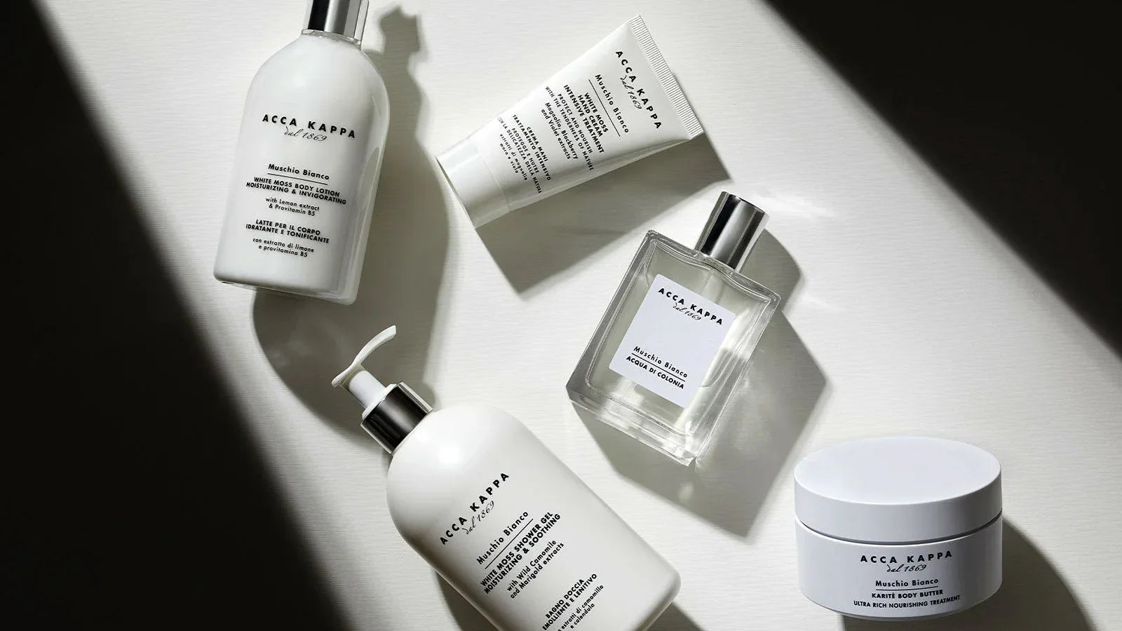 Black and white background，ACCA KAPPA Different toiletries of 5 bottle,,