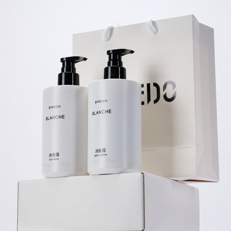 BYREDO BLANCHE Shampoing & Gel douche & Conditionneur & Lotion pour le corps & Liquide de lavage des mains 450 ml
