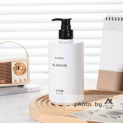 BYREDO BLANCHE Shampoing &amp; gel douche &amp; après-shampoing &amp; lotion pour le corps &amp;  nettoyant pour les mains 450 ml