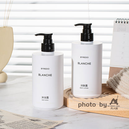 BYREDO BLANCHE Shampoing &amp; gel douche &amp; après-shampoing &amp; lotion pour le corps &amp;  nettoyant pour les mains 450 ml