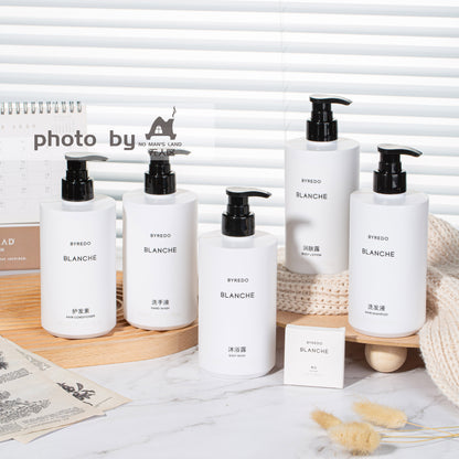 BYREDO BLANCHE Shampoing &amp; gel douche &amp; après-shampoing &amp; lotion pour le corps &amp;  nettoyant pour les mains 450 ml